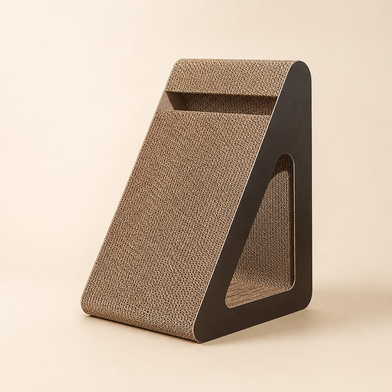 Griffoir triangulaire Loop 2-en-1 — photographie studio PawStars